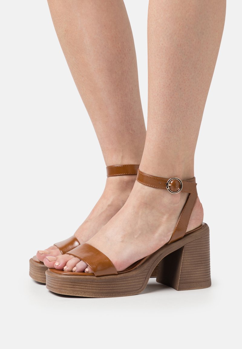 Femme Sandales & Nu-pieds | Call it Spring CINDEY - Sandales à talons hauts - dark brown/marron foncé - PO21134